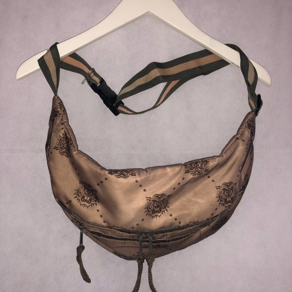 Crossbody bag